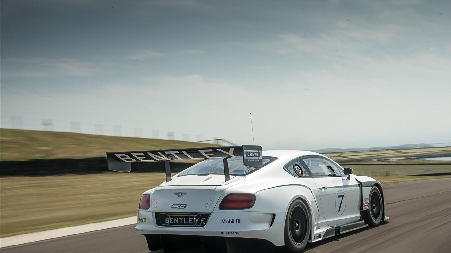 篮球比赛策略智能辅助系统设计，篮球场智能化运营方案