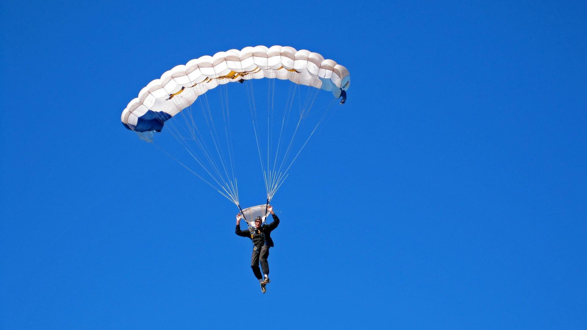 《电竞赛事志愿者：成为比赛背后的英雄》，电竞比赛内容是什么