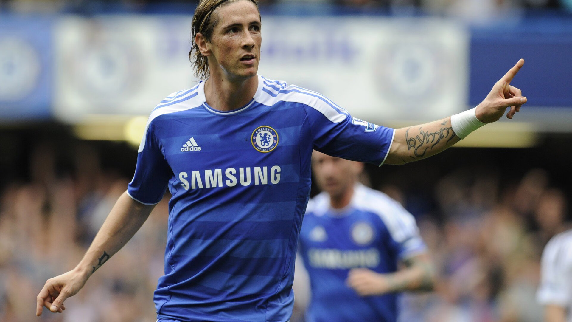 球队战术揭秘：教练如何调兵遣将？，教练布置战术